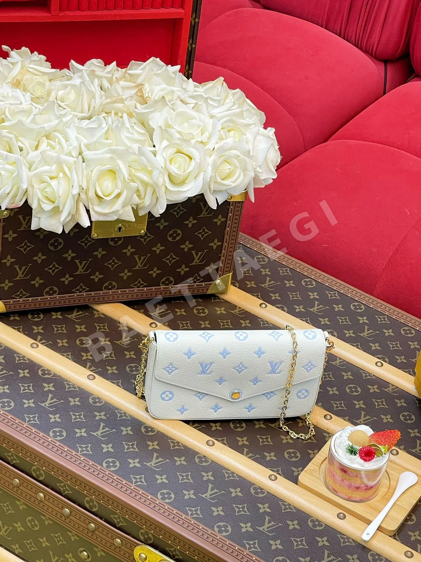 루이비통 스위트 에스케이프 모노그램 앙프랑 포셰트 펠리시 가방 M28127 상세 이미지 4