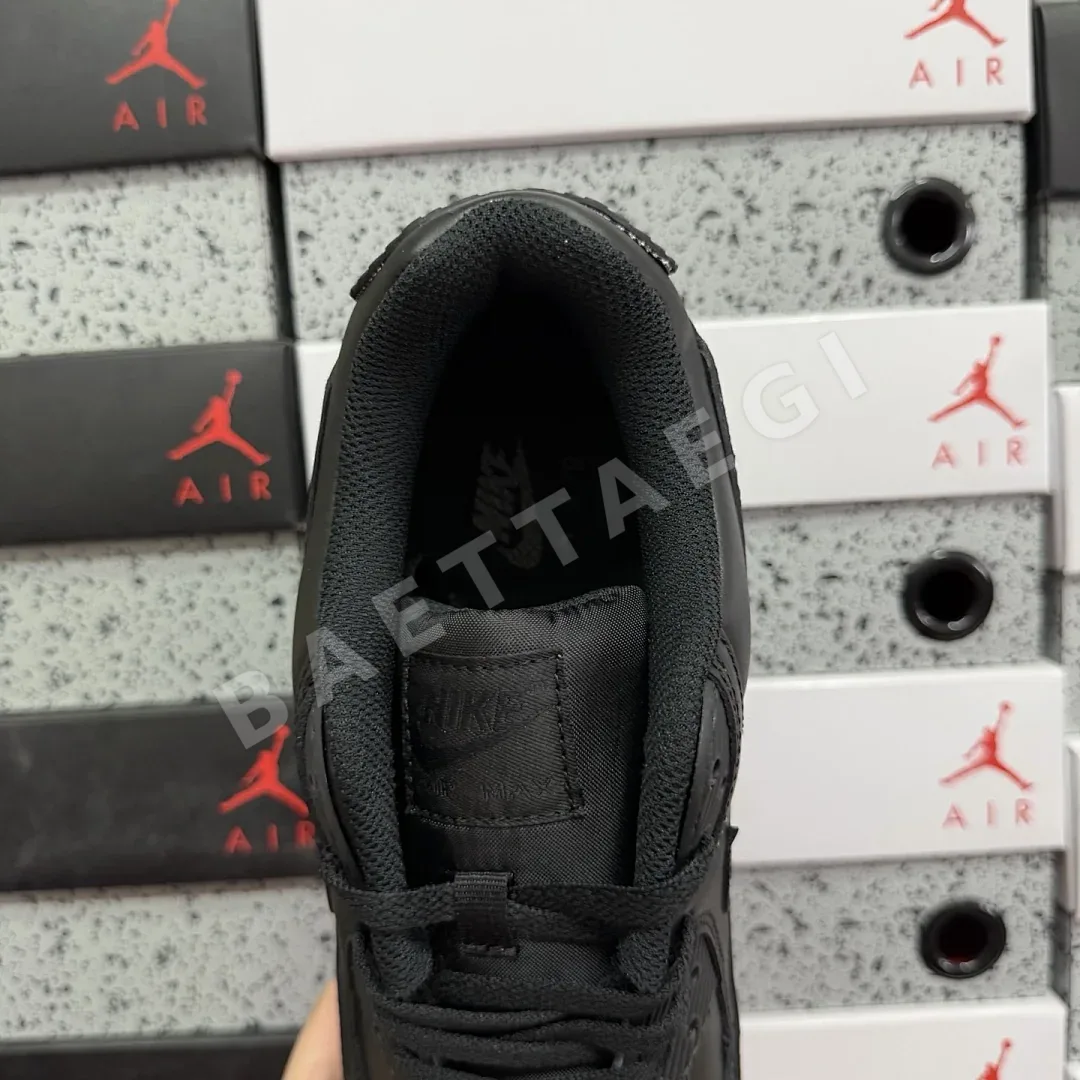 나이키 [XY] 에어 맥스 90 CZ5594-001 201052 Nike Air Max 90 Leather Triple Black 상세 이미지 4