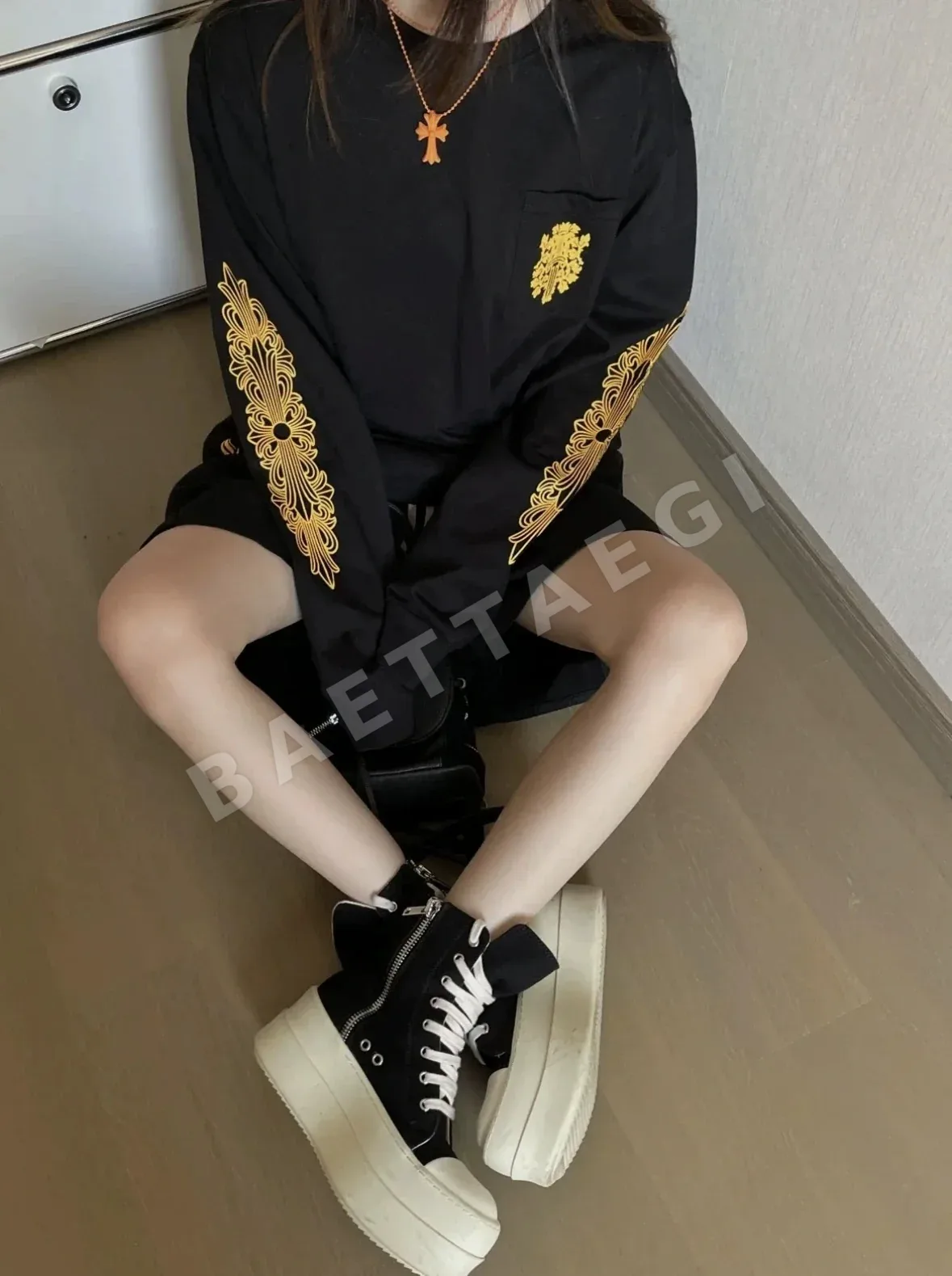 크롬하츠 검과 덩굴 프린트 네이비 긴팔 티셔츠 상세 이미지 12