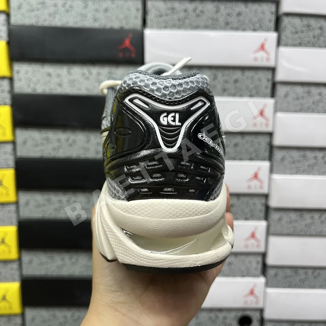 아식스 [TOP] 젤 카야노 14 1201A935-001 200411 Asics Gel-Kayano 14 Black Glacier Grey 상세 이미지 5