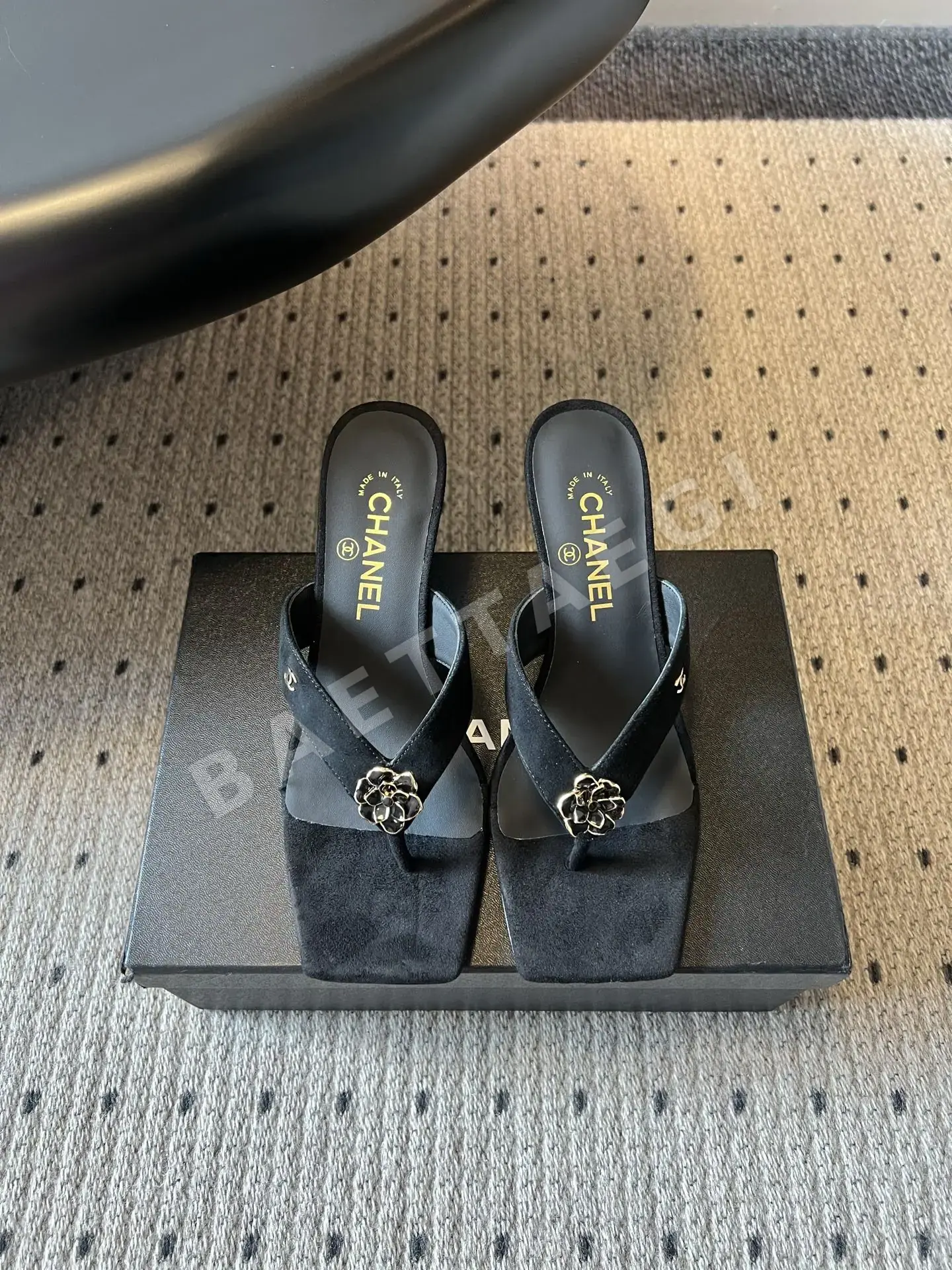 샤넬 카멜리아 스퀘어 토 플립플롭 하이힐 샌들 129223
