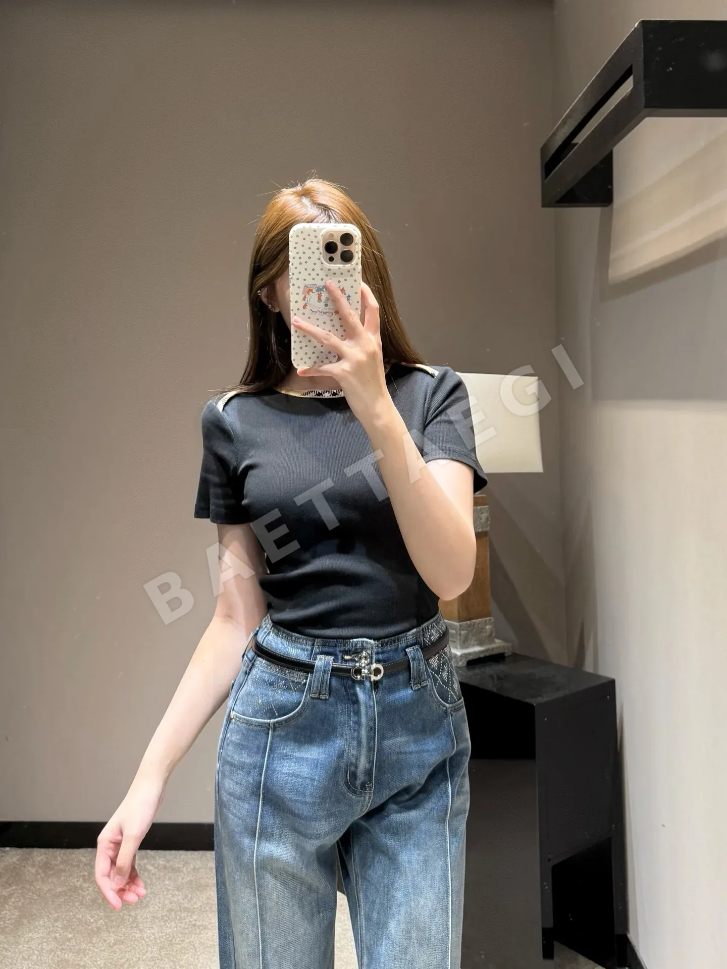 버버리 체크 패치워크 크루넥 여성 반팔 니트 상세 이미지 7
