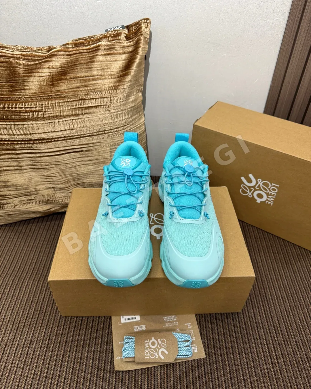 로에베 스니커즈 메시 187636