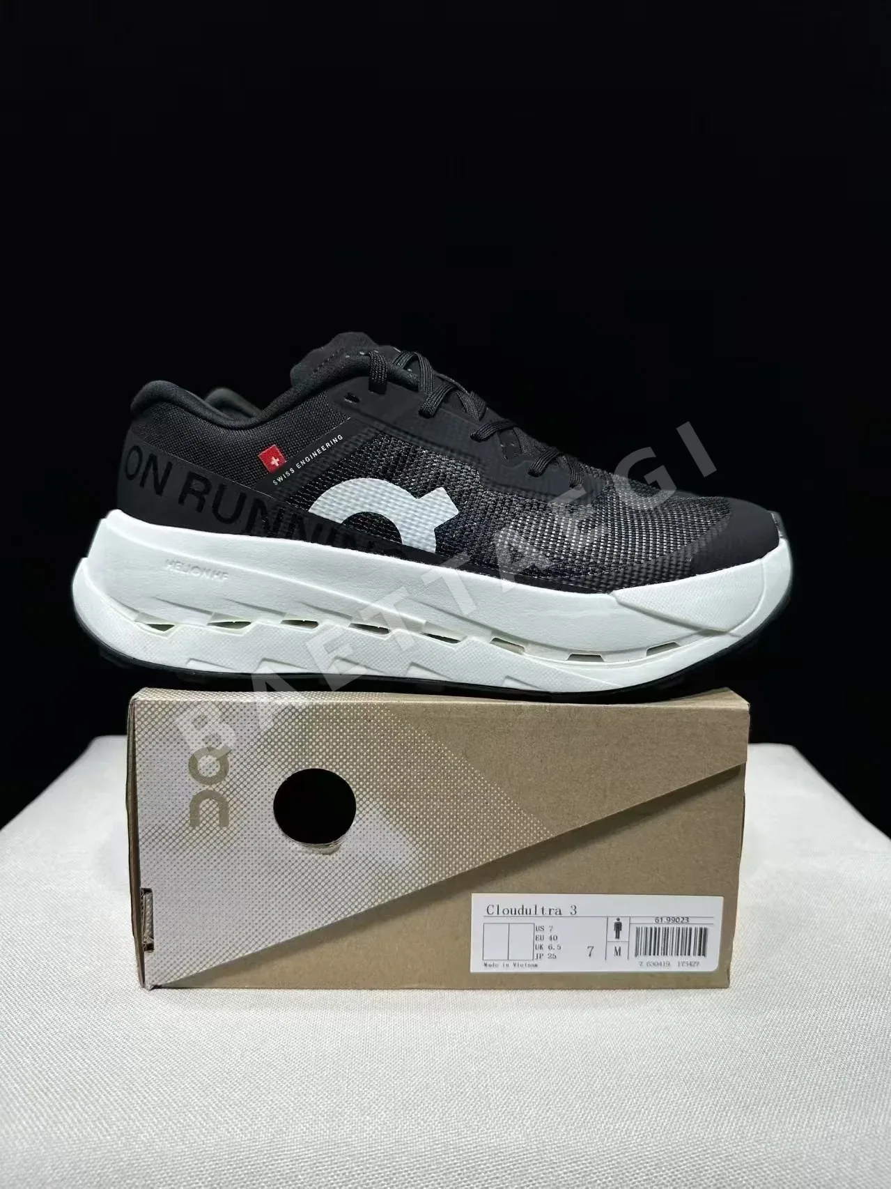 ON Cloudultra 3 로우컷 러닝화 102727