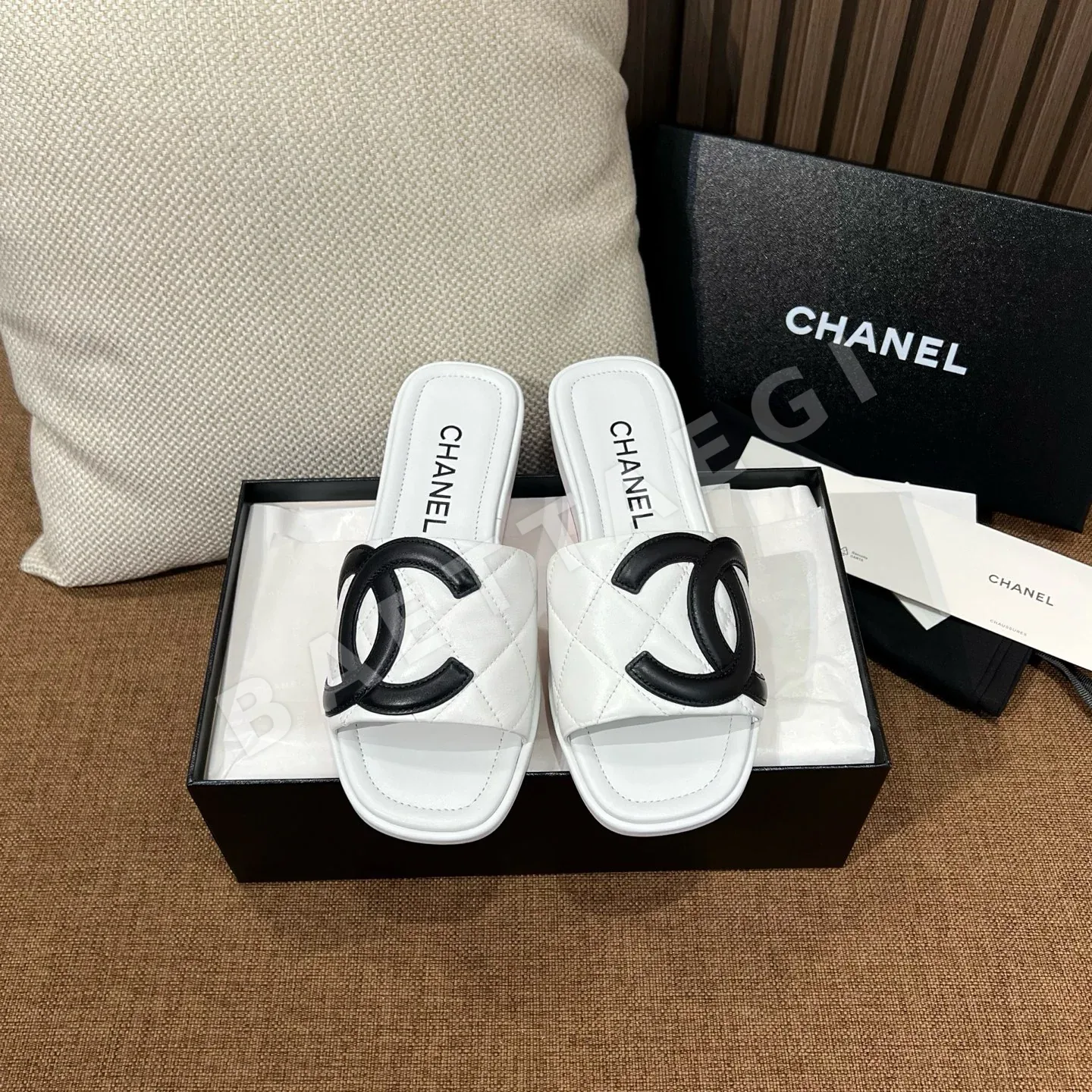 샤넬 캄봉 더블 C 플랫폼 슬리퍼 24514