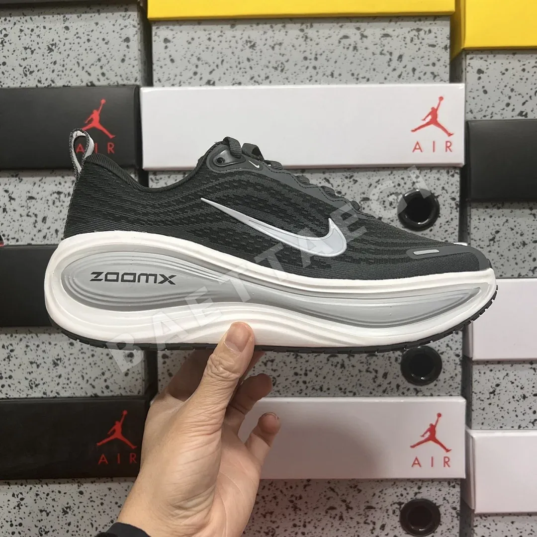 나이키 [XY] 보메로 플러스 HV8150-008 201267 Nike Vomero Plus Anthracite White Wolf Grey 상세 이미지 9