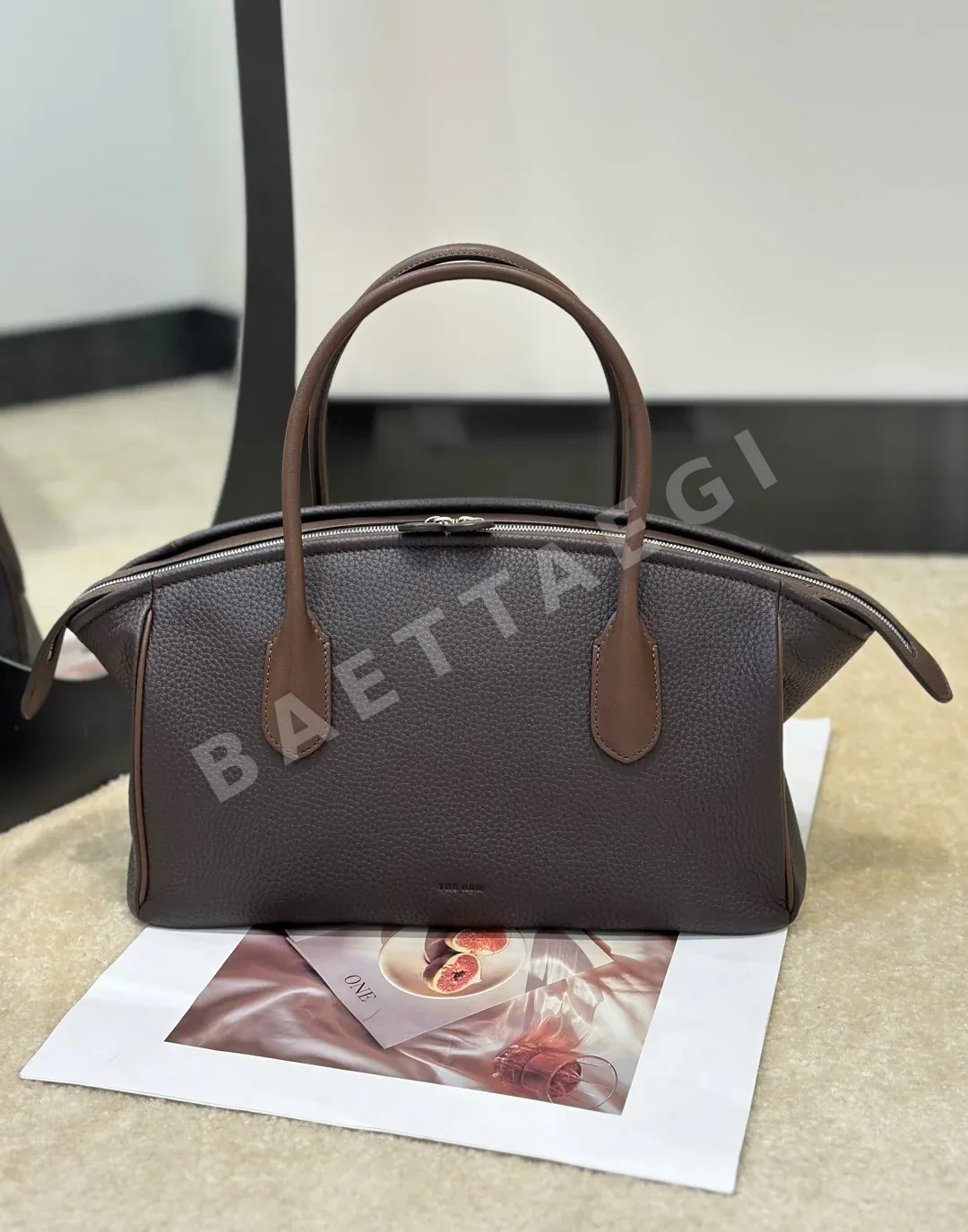 더로우 EWA 만두형 가방 76142