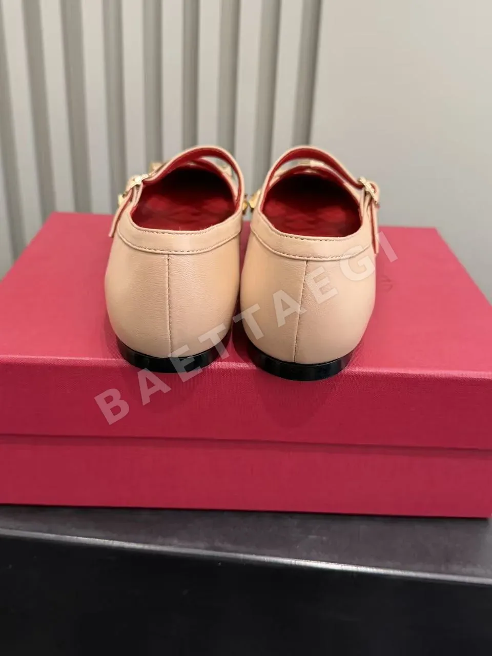 발렌티노 스터드 장식 메리제인 로퍼 상세 이미지 8
