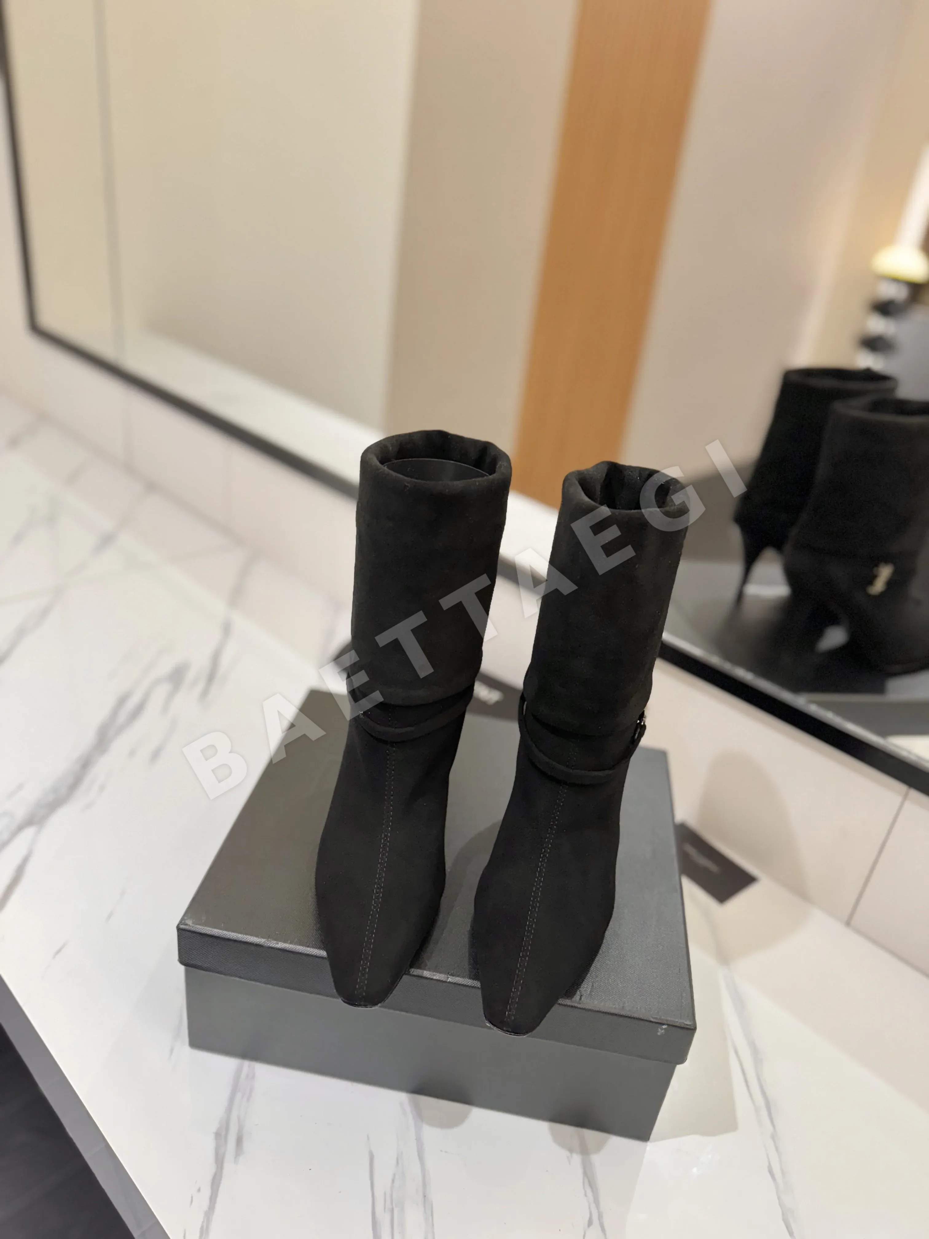 생로랑 YSL 앵클부츠 상세 이미지 3