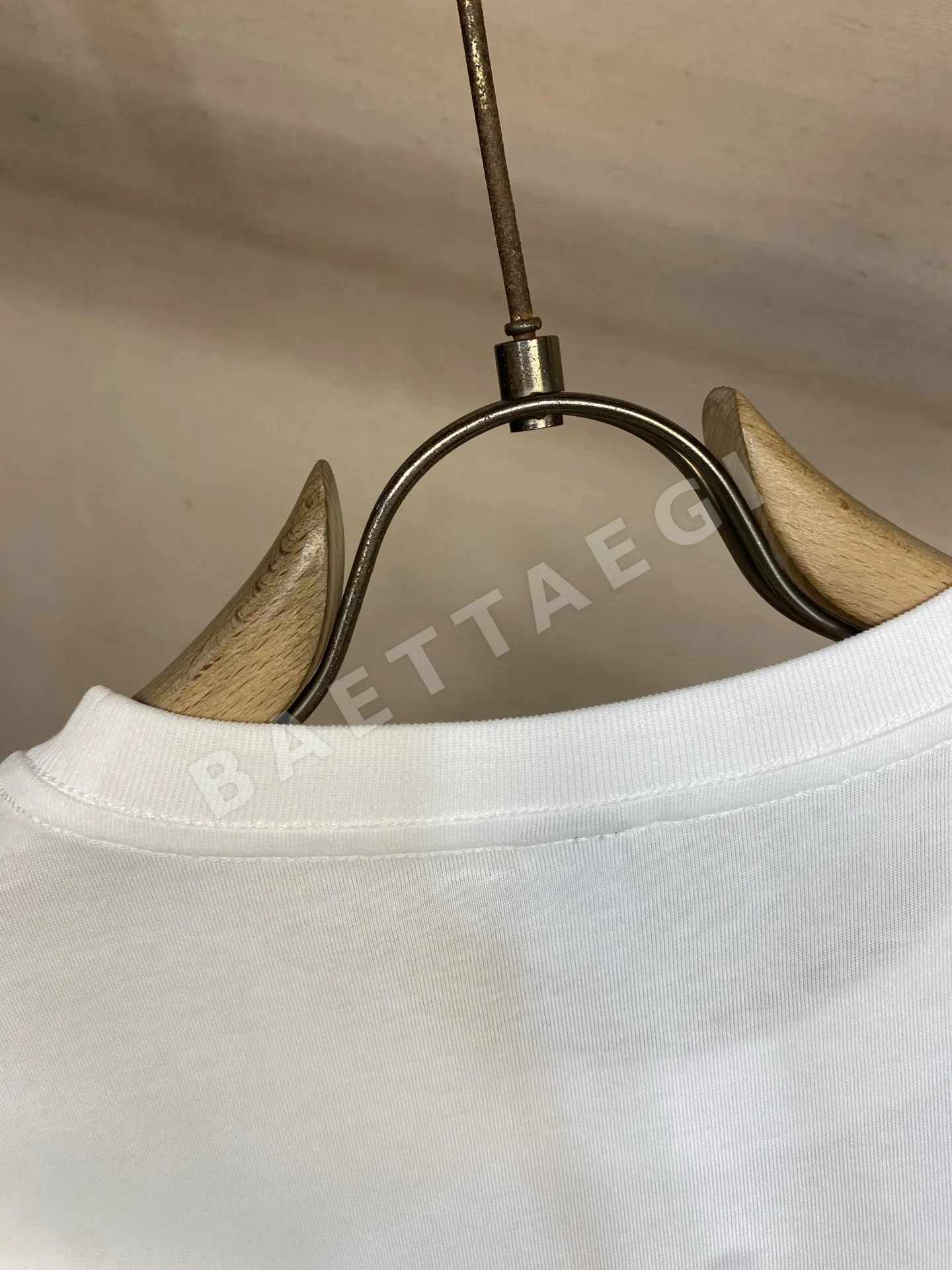 벨루티 크루넥 레더 엠블럼 코튼 반팔 티셔츠 상세 이미지 9