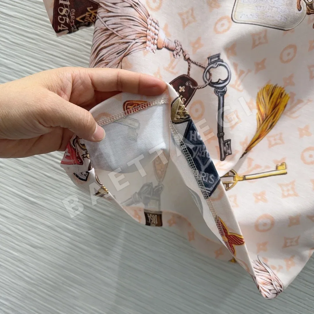 루이비통 여성 고밀도 원단 반팔 티셔츠 상세 이미지 6