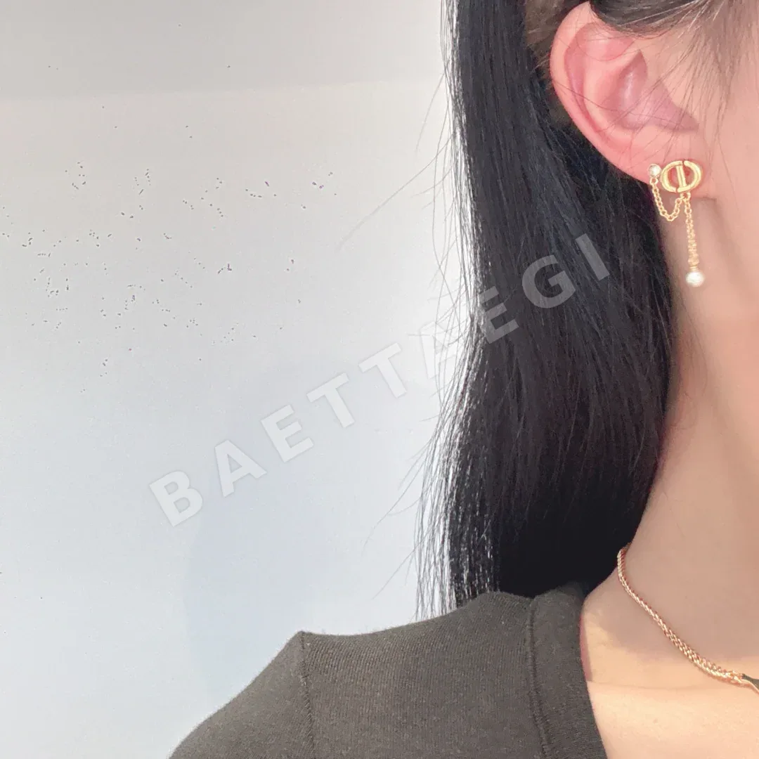디올 황동 귀걸이 60385
