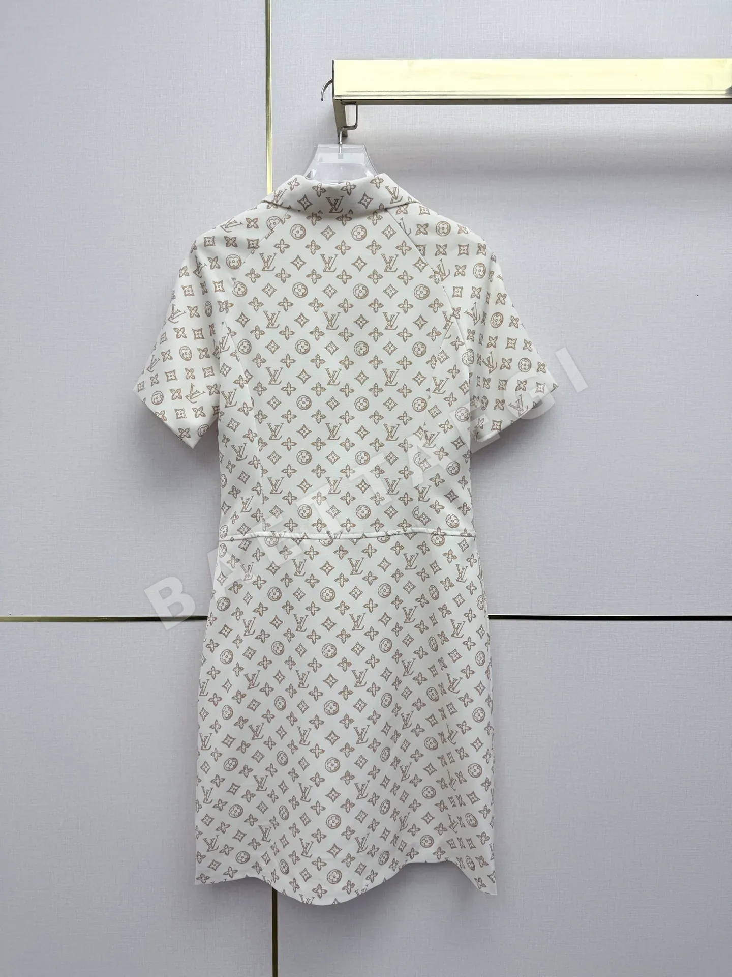루이비통 폴로 카라 가죽 포켓 원피스 상세 이미지 8