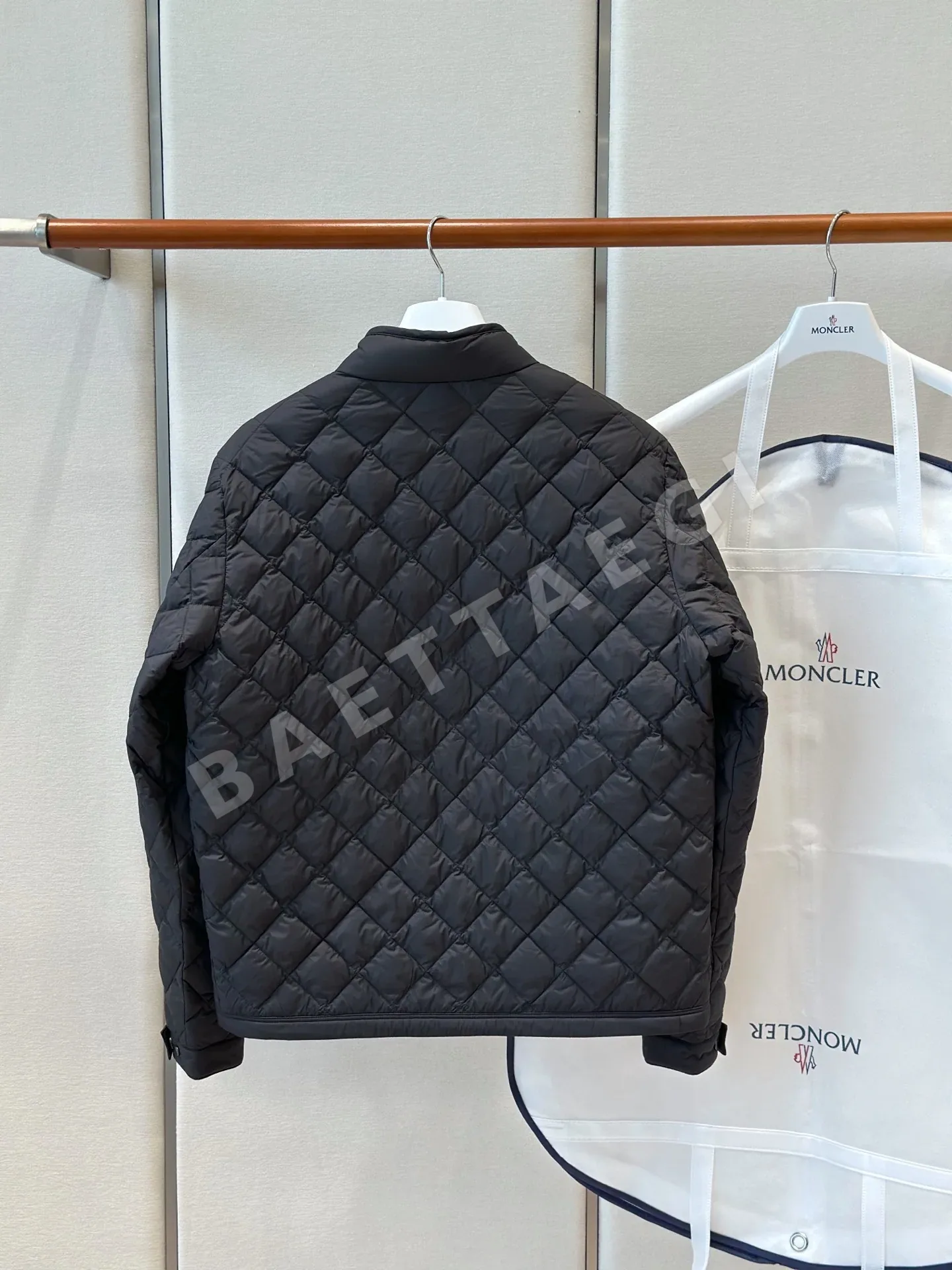 몽클레르 여성 구스 다운 패딩 재킷 상세 이미지 2