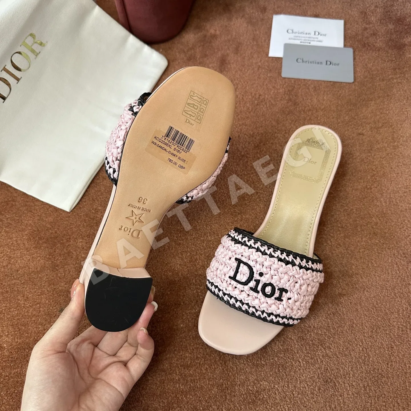 디올 샌들 캔버스 로고 컴퓨터 자수 상세 이미지 8