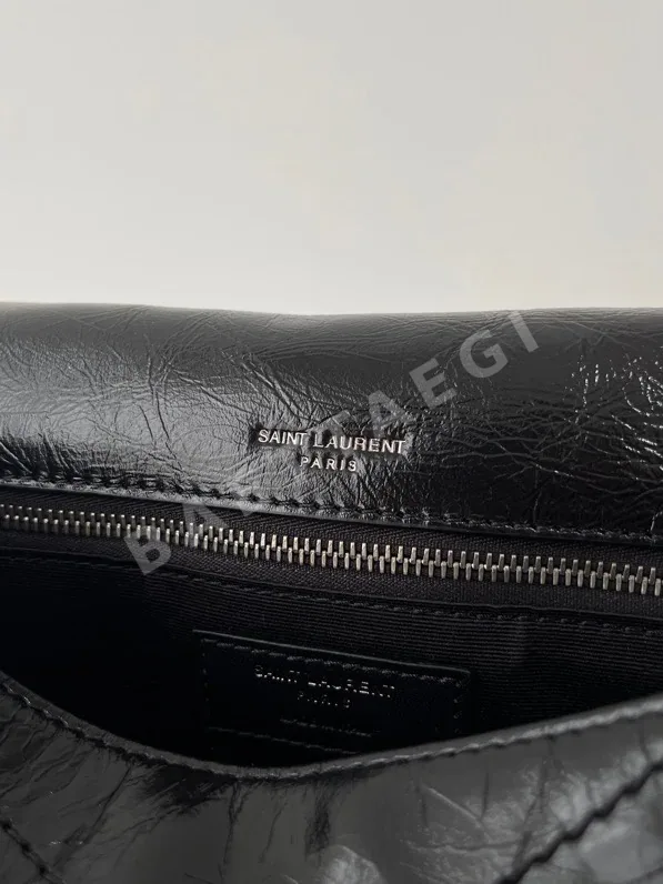 생로랑 니키 블랙 페인트 체인 숄더백 28CM633158 상세 이미지 5