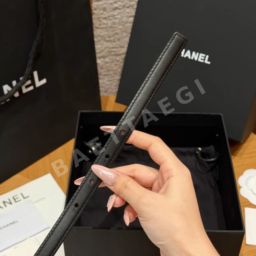 샤넬 더블 C 메탈 장식 리버서블 카프스킨 벨트 상세 이미지 8