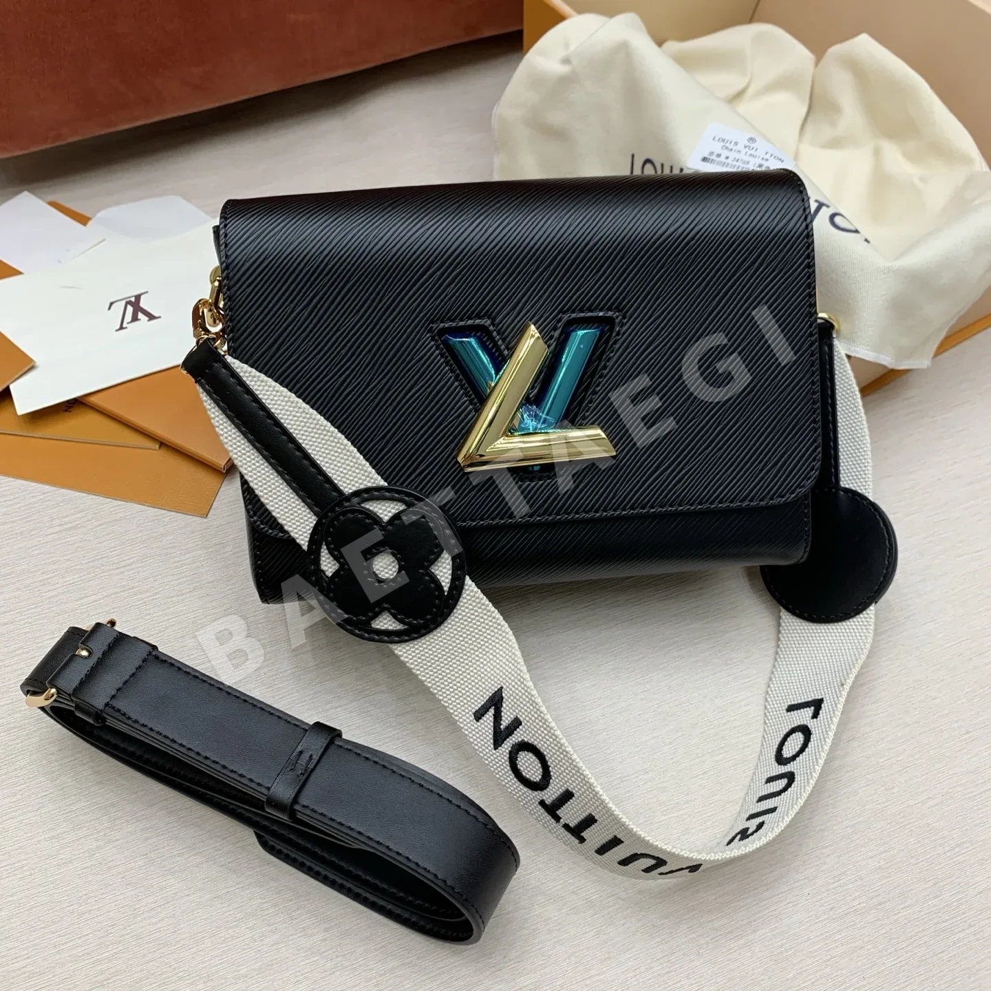 루이비통 미디엄 블랙 골드 가방 M24765 38488