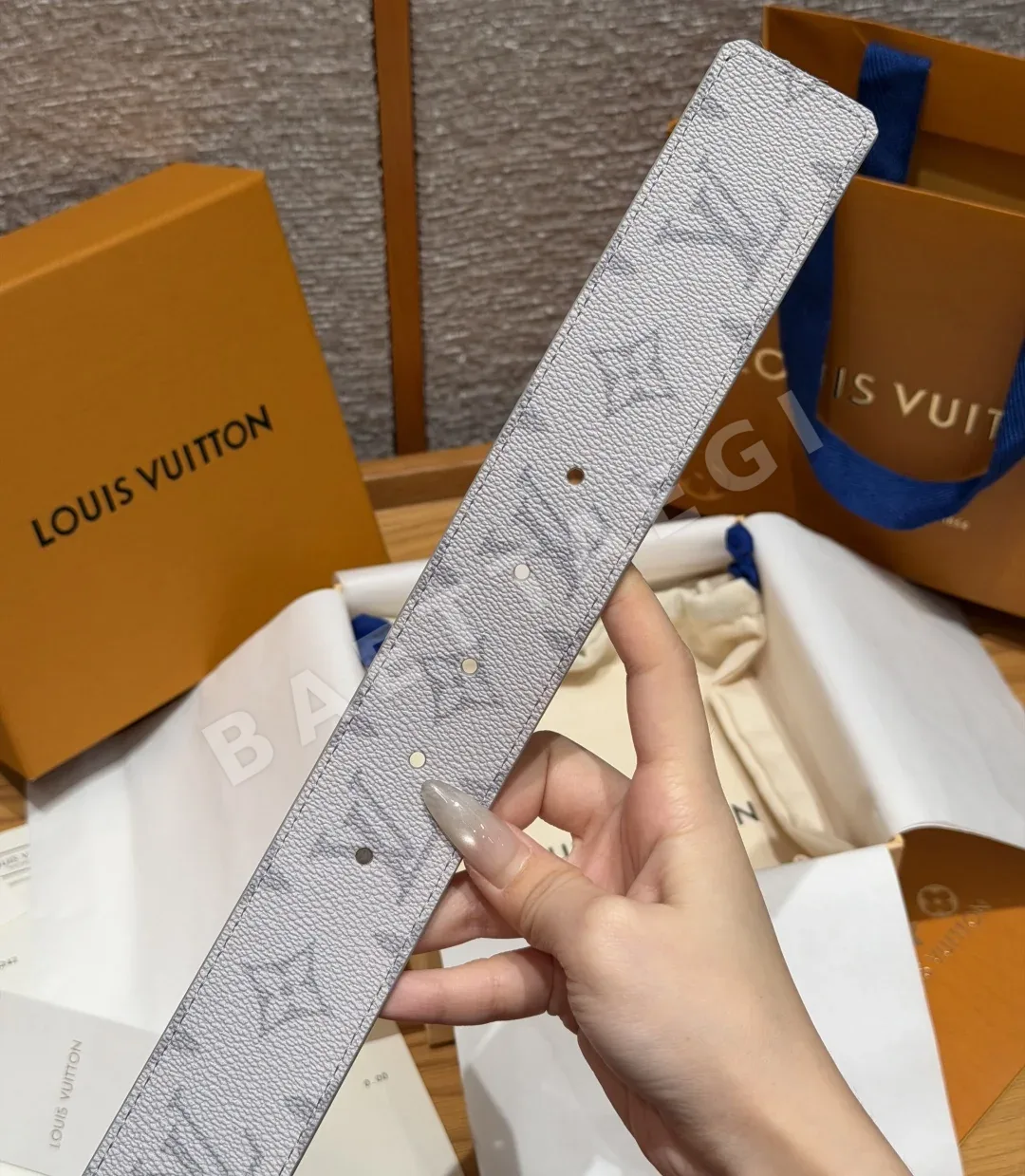 루이비통 이니셜 메탈 버클 40mm 리버시블 벨트 상세 이미지 8