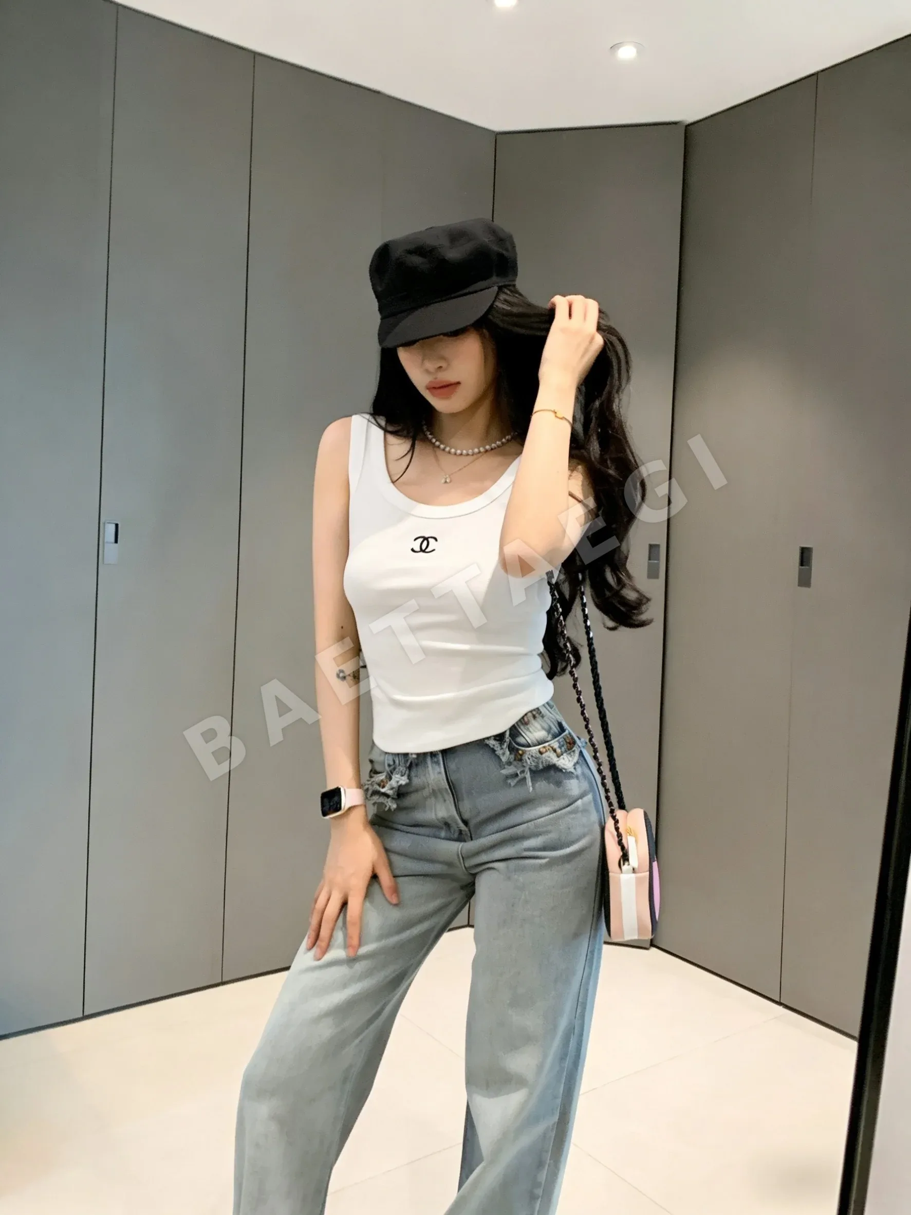 샤넬 여성 슬림 리브 반팔 티셔츠 상세 이미지 9