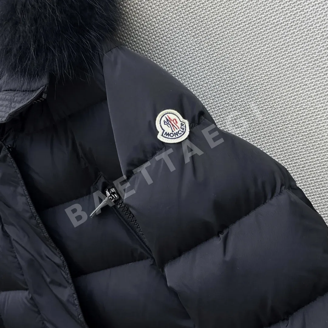 몽클레르 여성 폭스퍼 후드 미들 패딩 재킷 상세 이미지 5