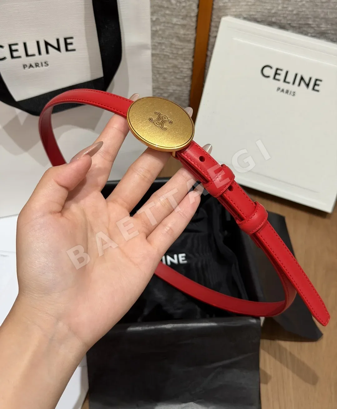 셀린느 TRIOMPHE 골드 버클 얇은 소가죽 벨트 상세 이미지 3