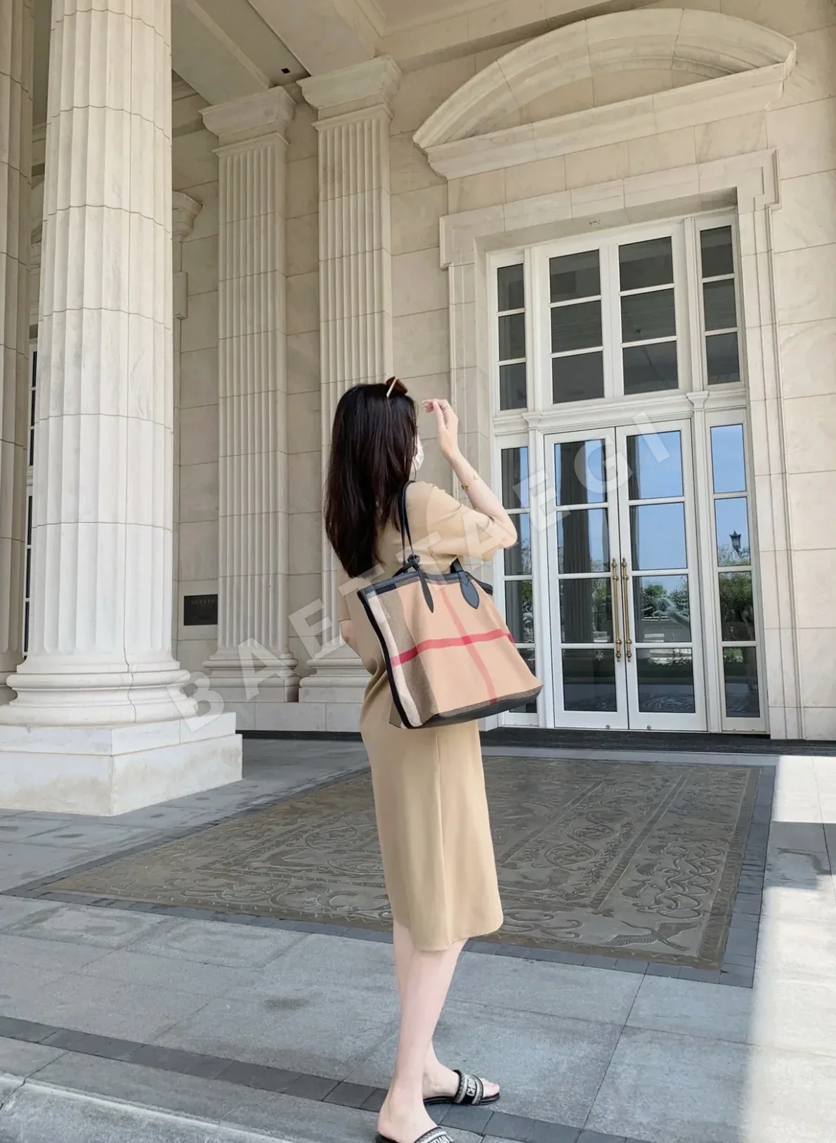 버버리 클래식 삼베 토트백 상세 이미지 4