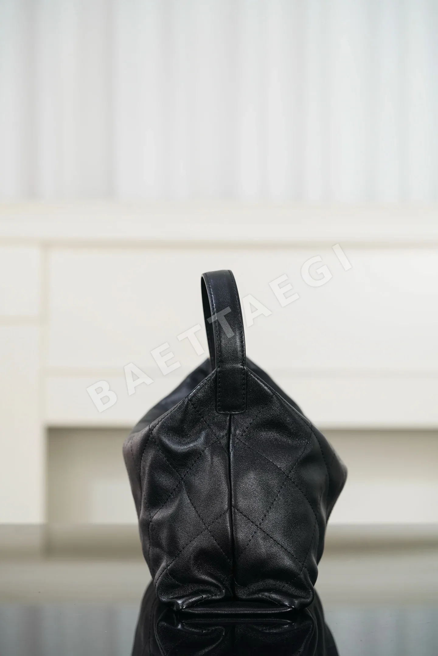 샤넬 초콜릿 언더암백 블랙&골드 라지 가방 상세 이미지 7