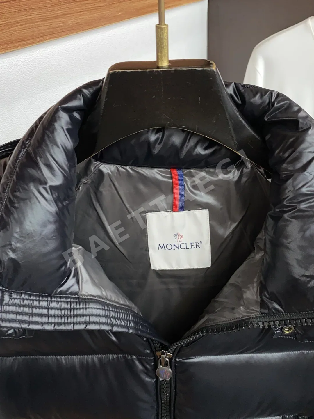 몽클레르 마야(Moncler Maya) 후드 쇼트 다운 자켓 상세 이미지 3