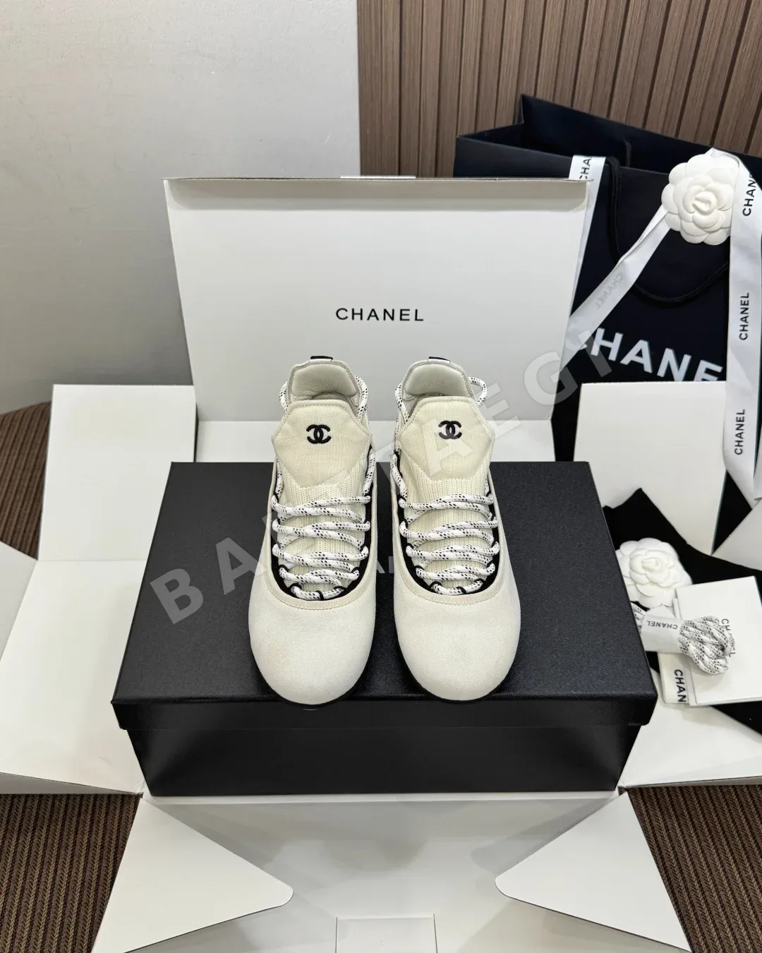 샤넬 메티에다얼 레트로 스니커즈 150082