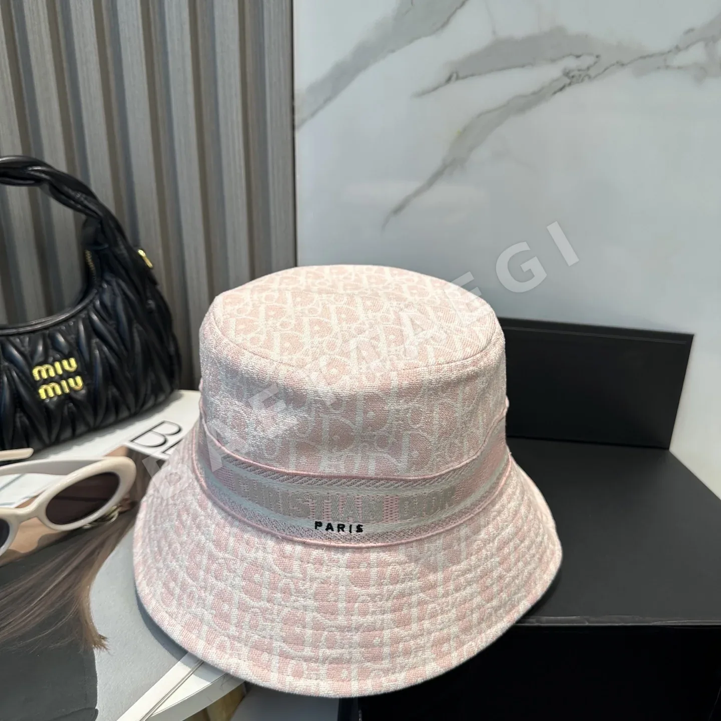 디올 양면 자수 버킷햇 모자 상세 이미지 5