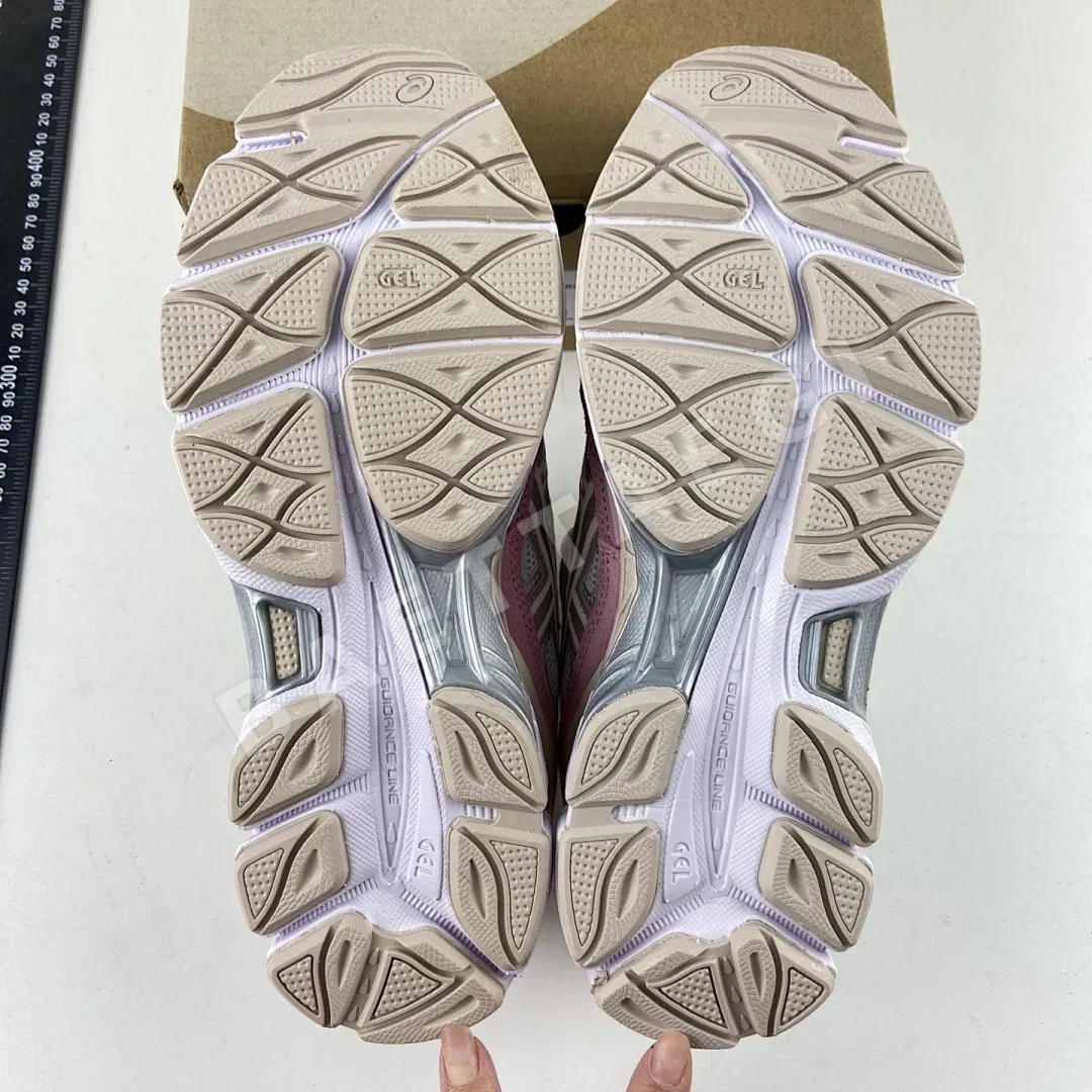 아식스 [HP] 젤 NYC 1203A383-104 200213 Asics Gel-NYC Cream Mineral Beige Pink 상세 이미지 7
