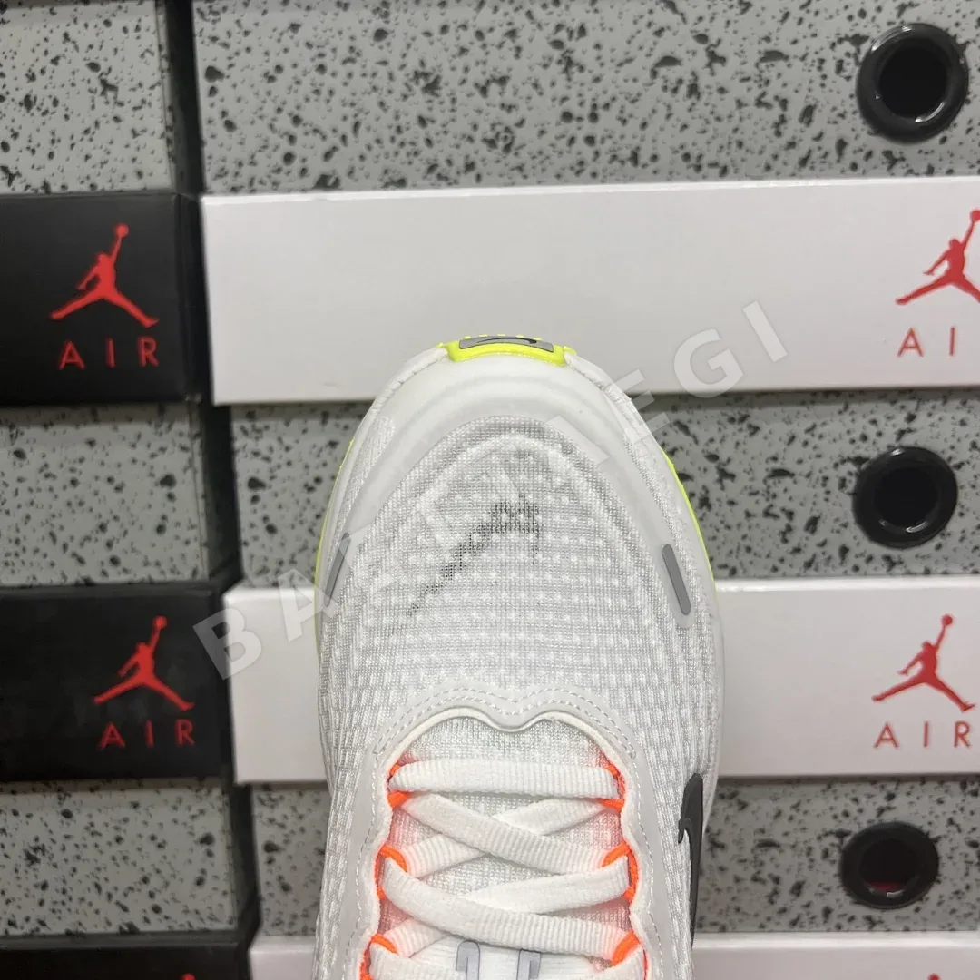 나이키 [XY] 보메로 플러스 HV8150-120 201266 Nike Vomero Plus White Barely Volt Black 상세 이미지 6
