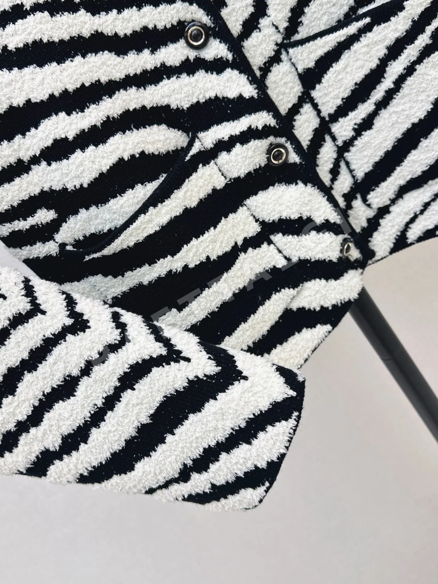 샤넬 제브라 무늬 크루넥 가디건 상세 이미지 6