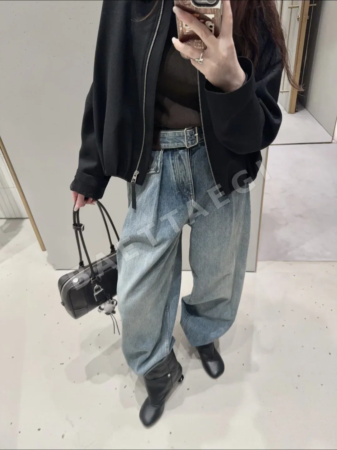 로에베 와이드 오버핏 워싱 남성 청바지 상세 이미지 8