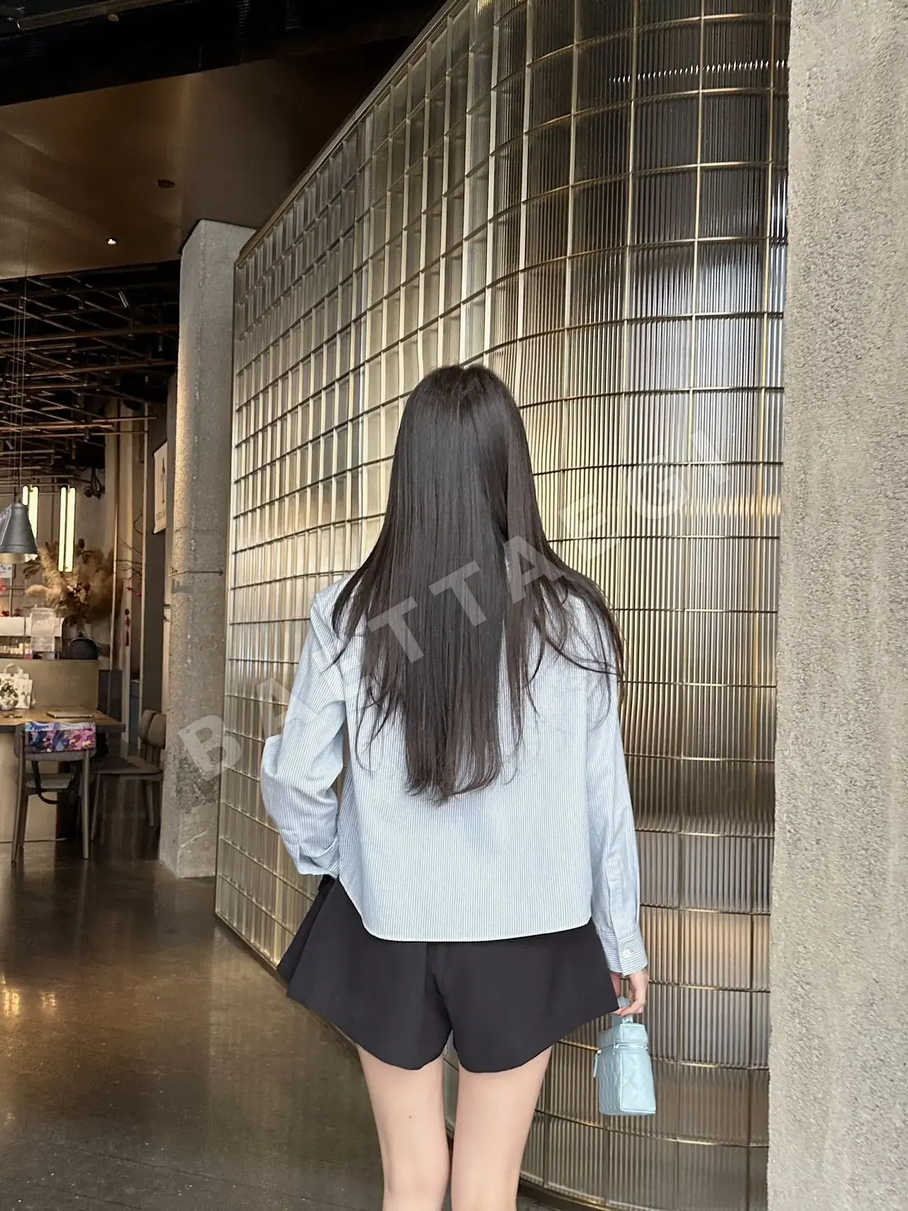 미우미우 스트라이프 카라 여성 셔츠 상세 이미지 8