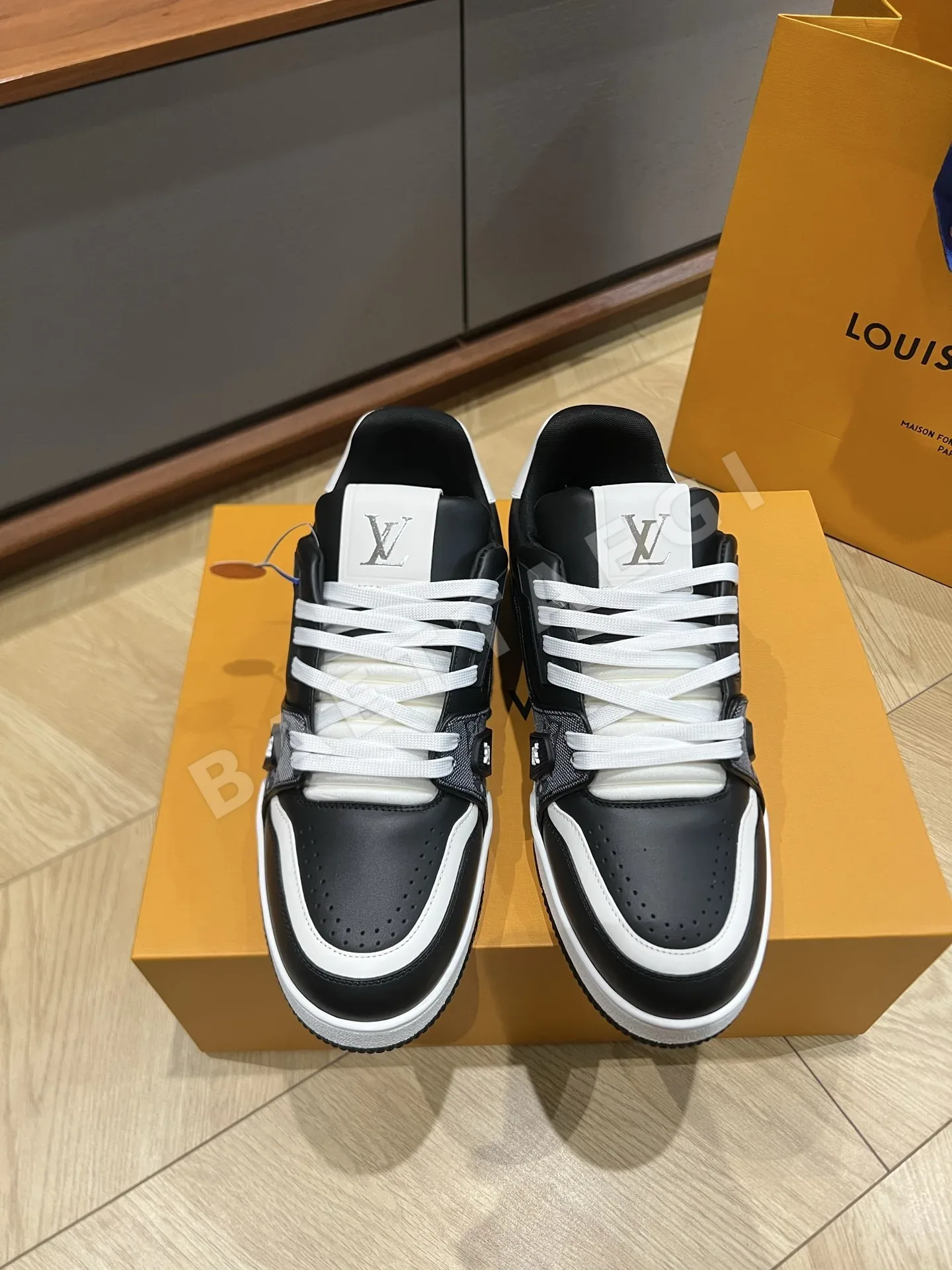 루이비통 LV 26 트레이너 신발 95203