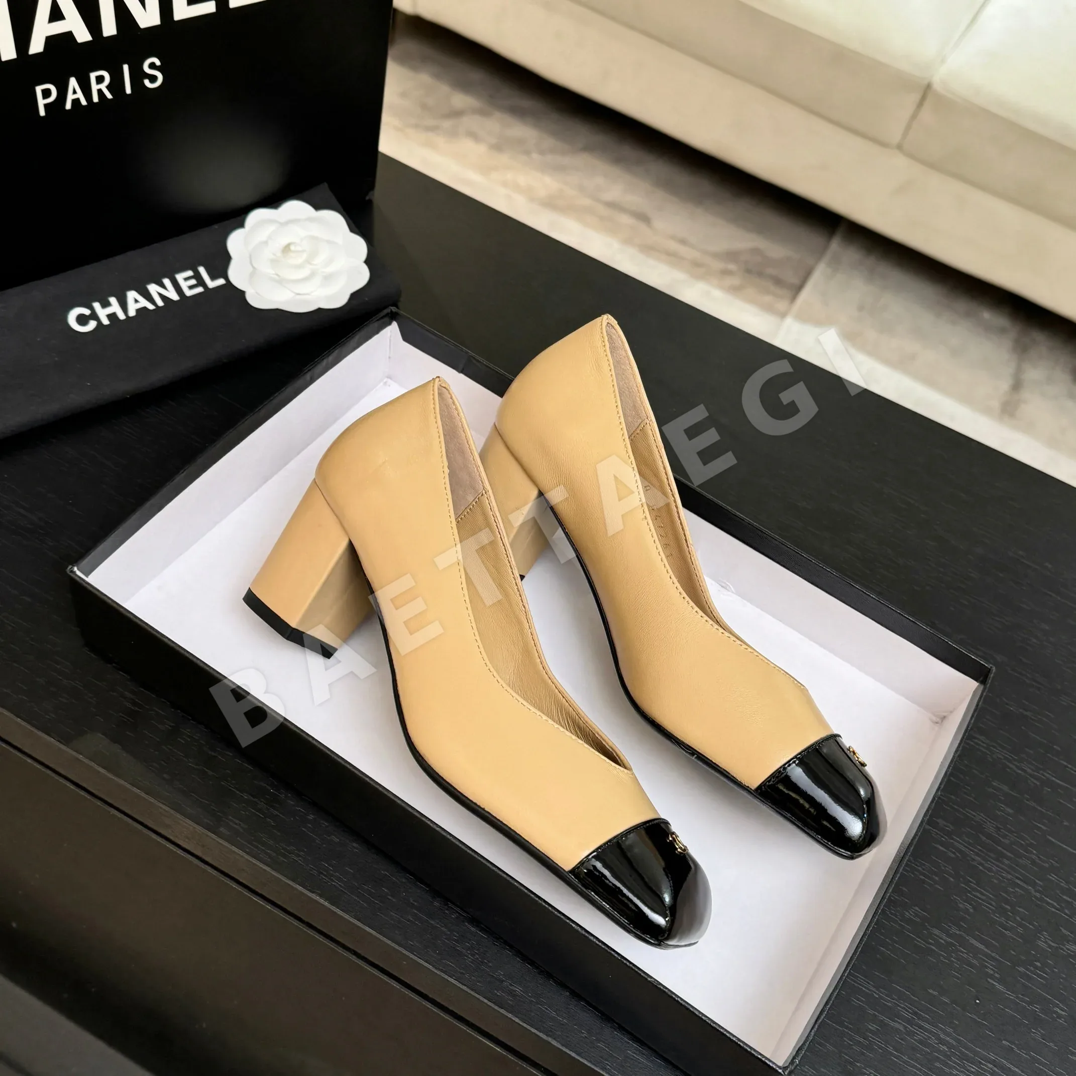 샤넬 더블 C 스티치 스퀘어 토 여성 신발 상세 이미지 9