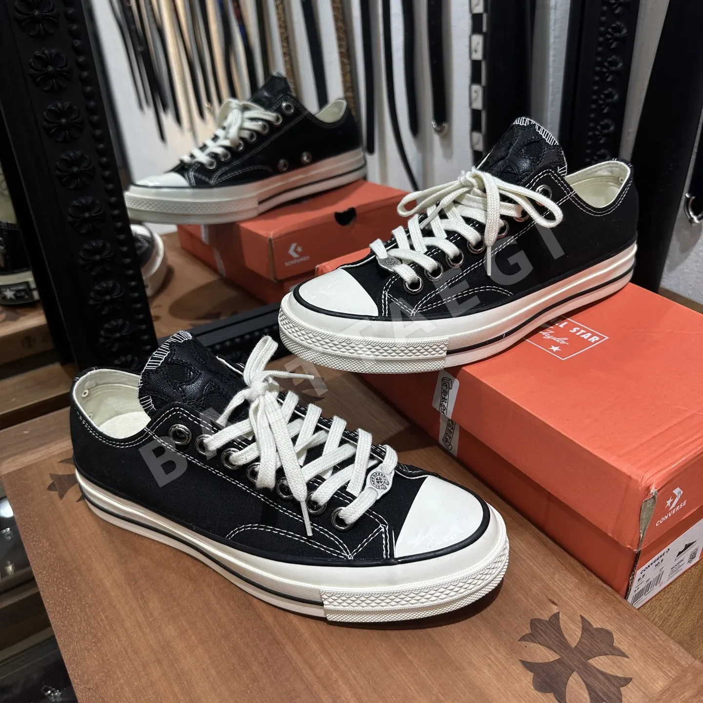 크롬하츠 스니커즈 실버 상세 이미지 3