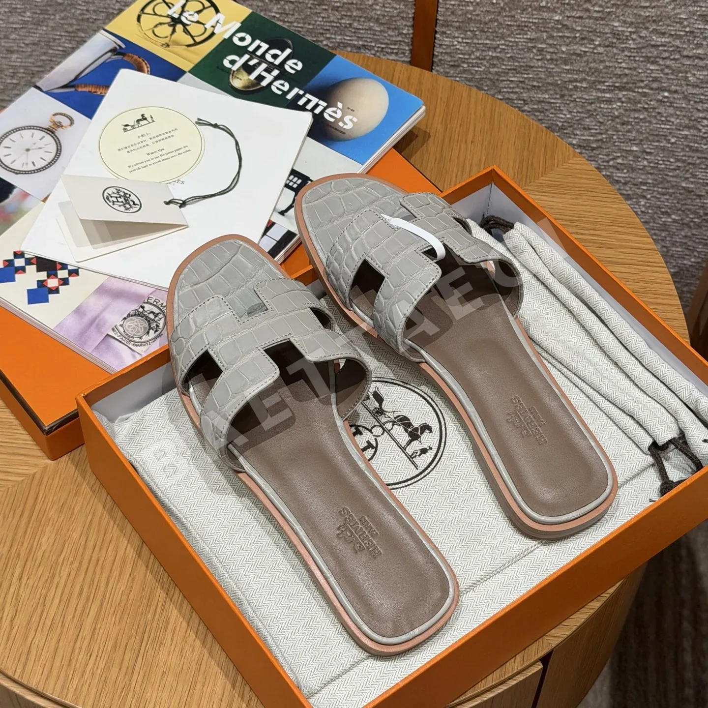 에르메스 오란 샌들 펄 애쉬 악어가죽 상세 이미지 2