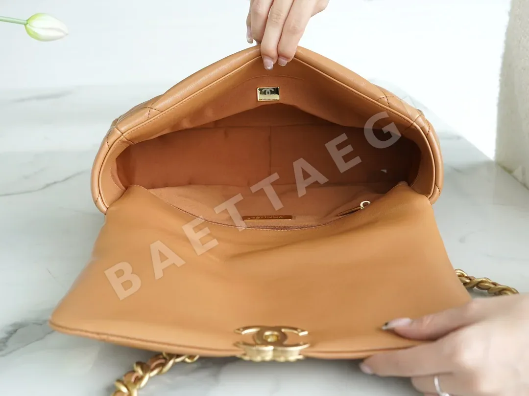 샤넬 크렘 19 카라멜 램스킨 핸드백 상세 이미지 8