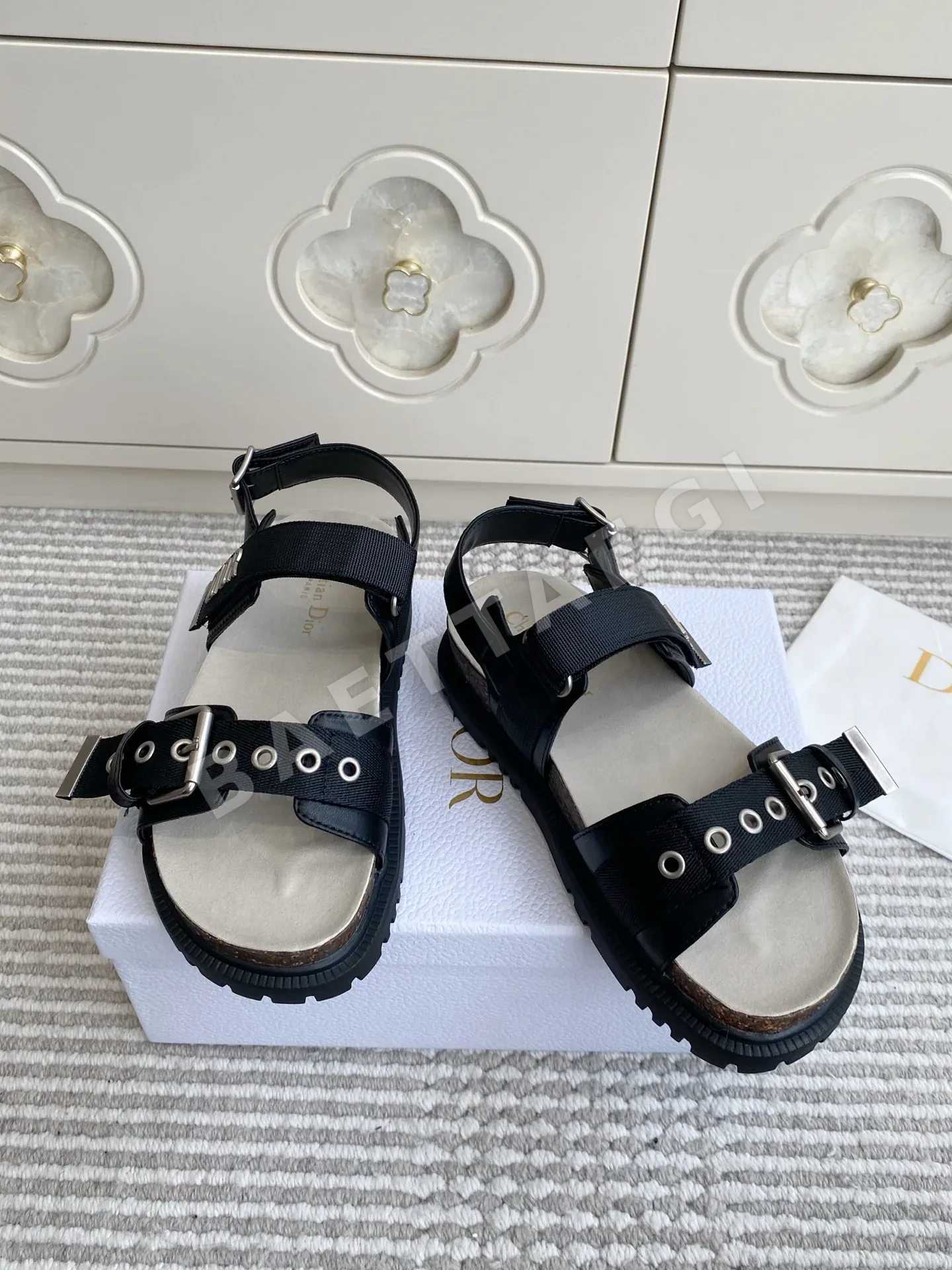 디올 더블 스트랩 코르크 플랫폼 샌들 상세 이미지 2