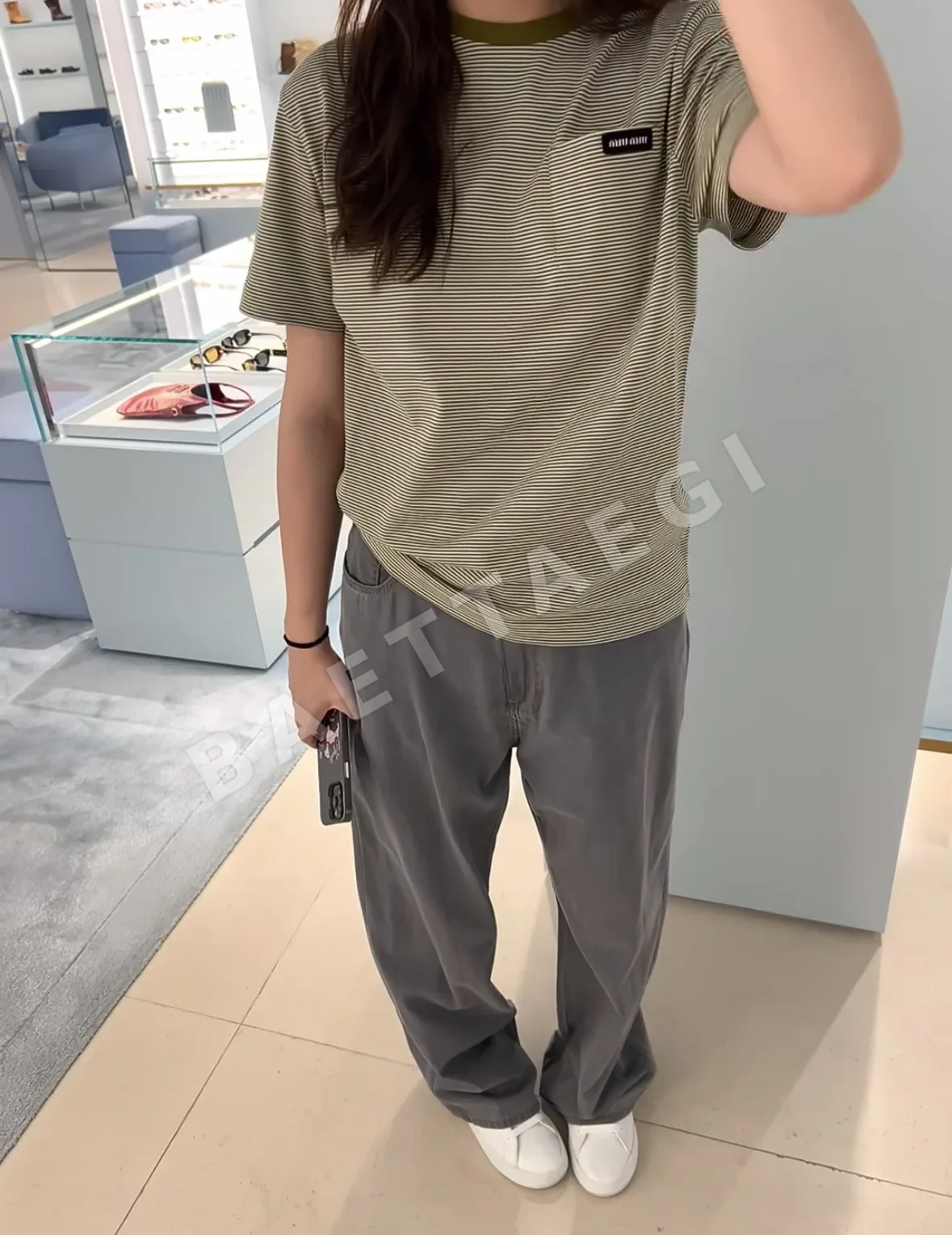 미우미우 올리브 스트라이프 반팔 티셔츠 상세 이미지 5